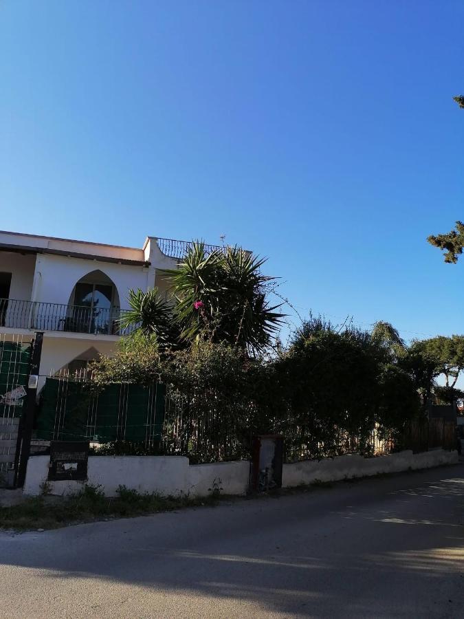 Camera Vicino L'Aeroporto Di Palermo Carini Eksteriør bilde