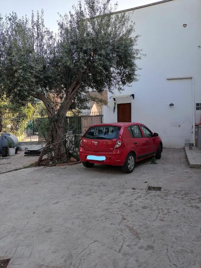Camera Vicino L'Aeroporto Di Palermo Carini Eksteriør bilde