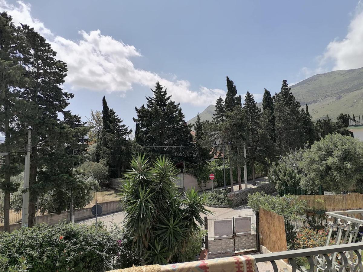 Camera Vicino L'Aeroporto Di Palermo Carini Eksteriør bilde